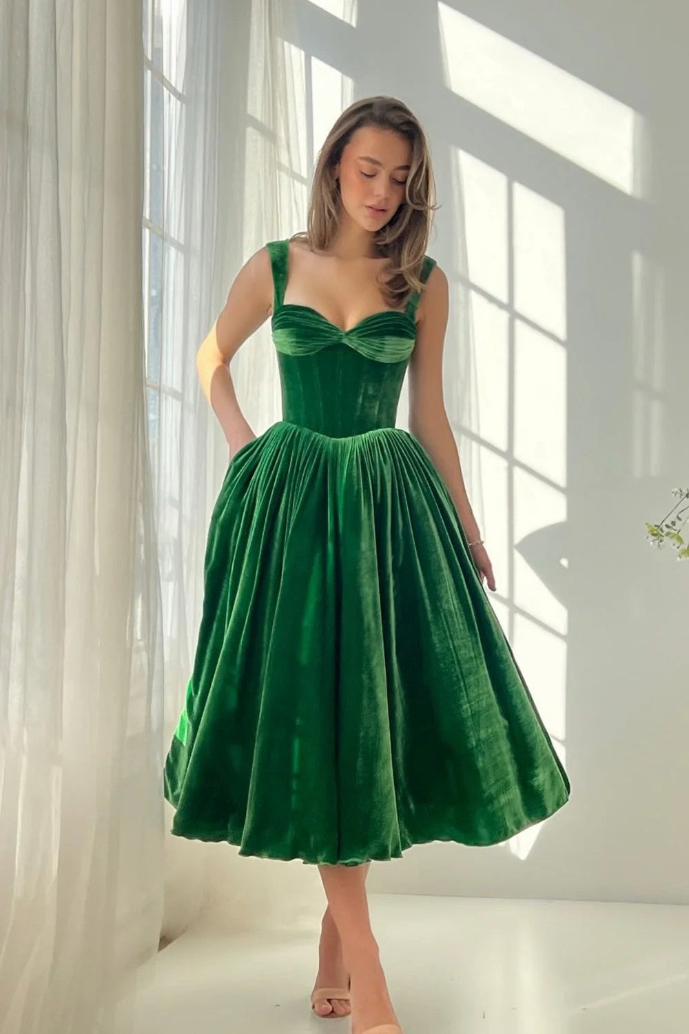 Lumidress Emerald Elegance Velvet A-Line Tea-Length Evening Dress