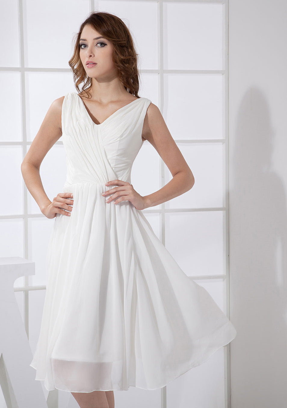 Lumidress Elegant A-Line V-Neck White Chiffon Knee-Length Homecoming Dress