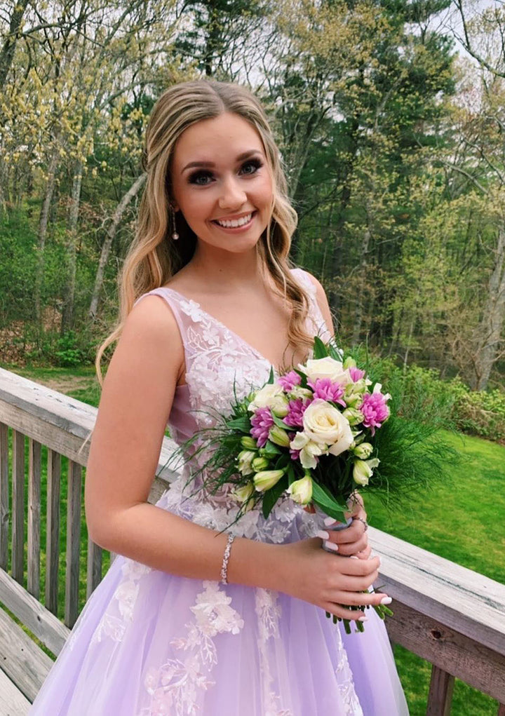 Lumidress Princess V-Neck Tulle Prom Dress with Appliqué &amp; Sweep Train