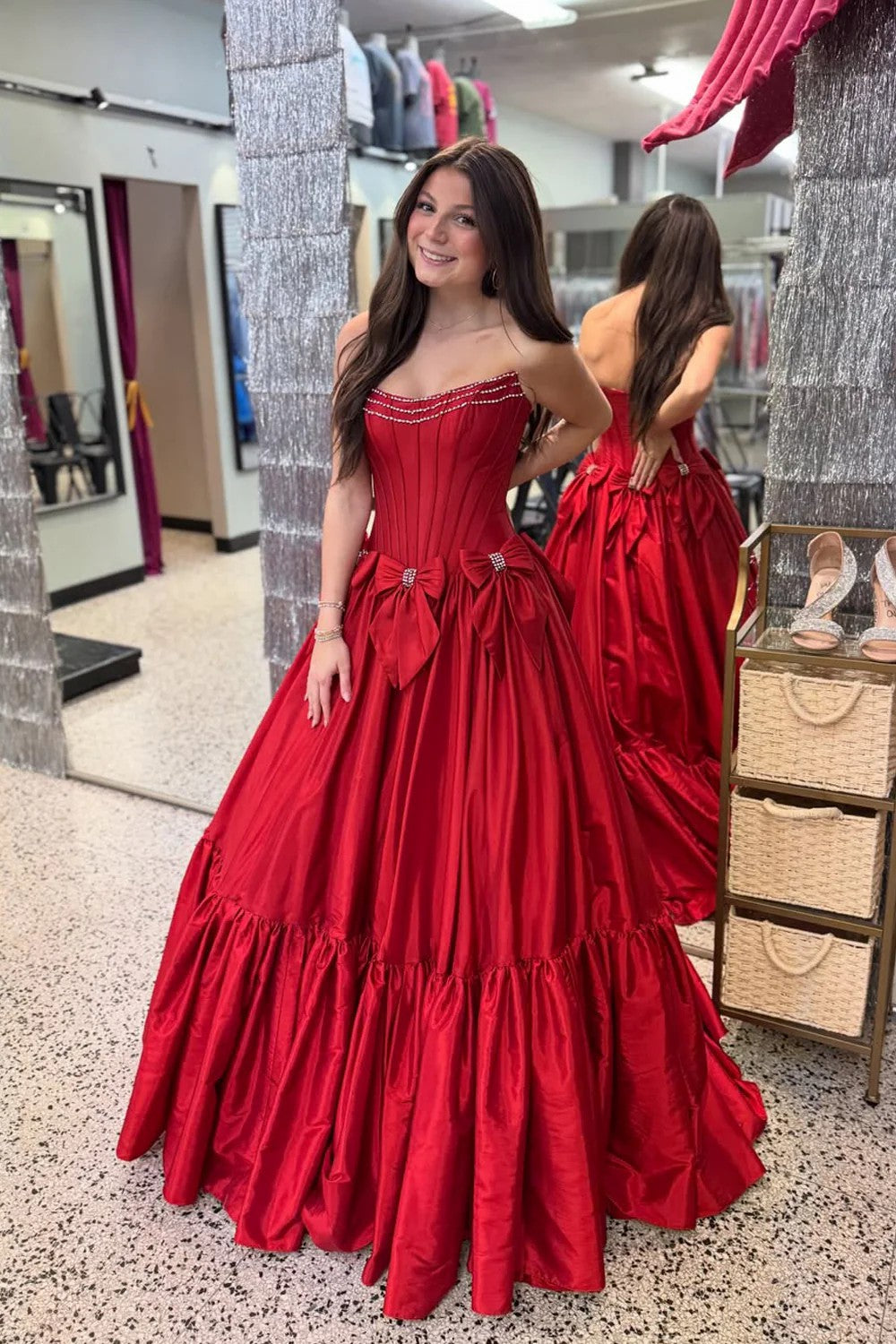 Lumidress Sweet Red Satin A-Line Prom Dress with Scoop Neck and Bow Detail