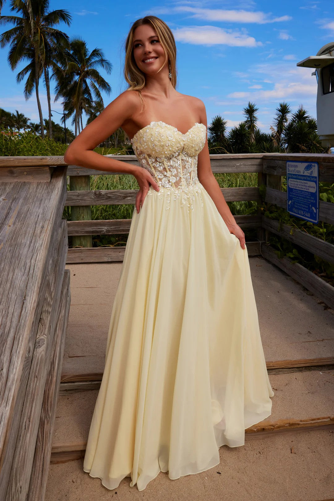 Lumidress Strapless Illusion Sweetheart Floral Applique Corset Gown