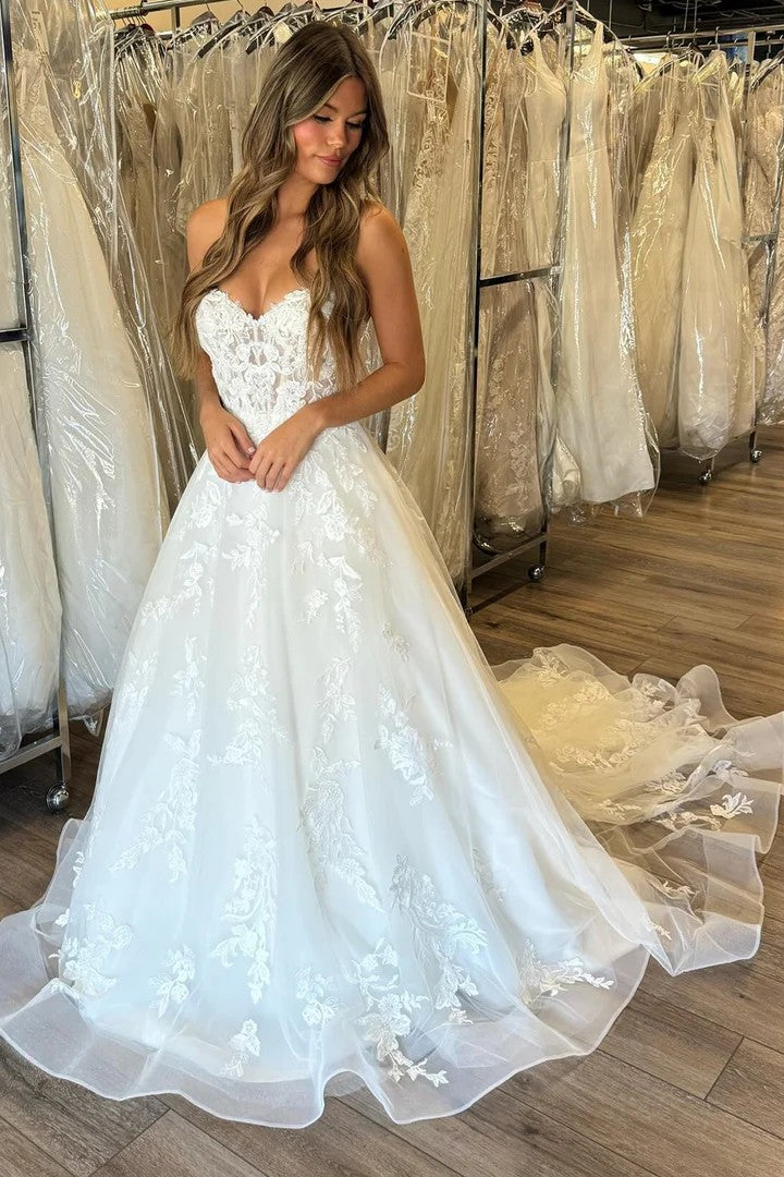 Lumidress Romantic White Sweetheart Tulle Wedding Gown with Appliqués