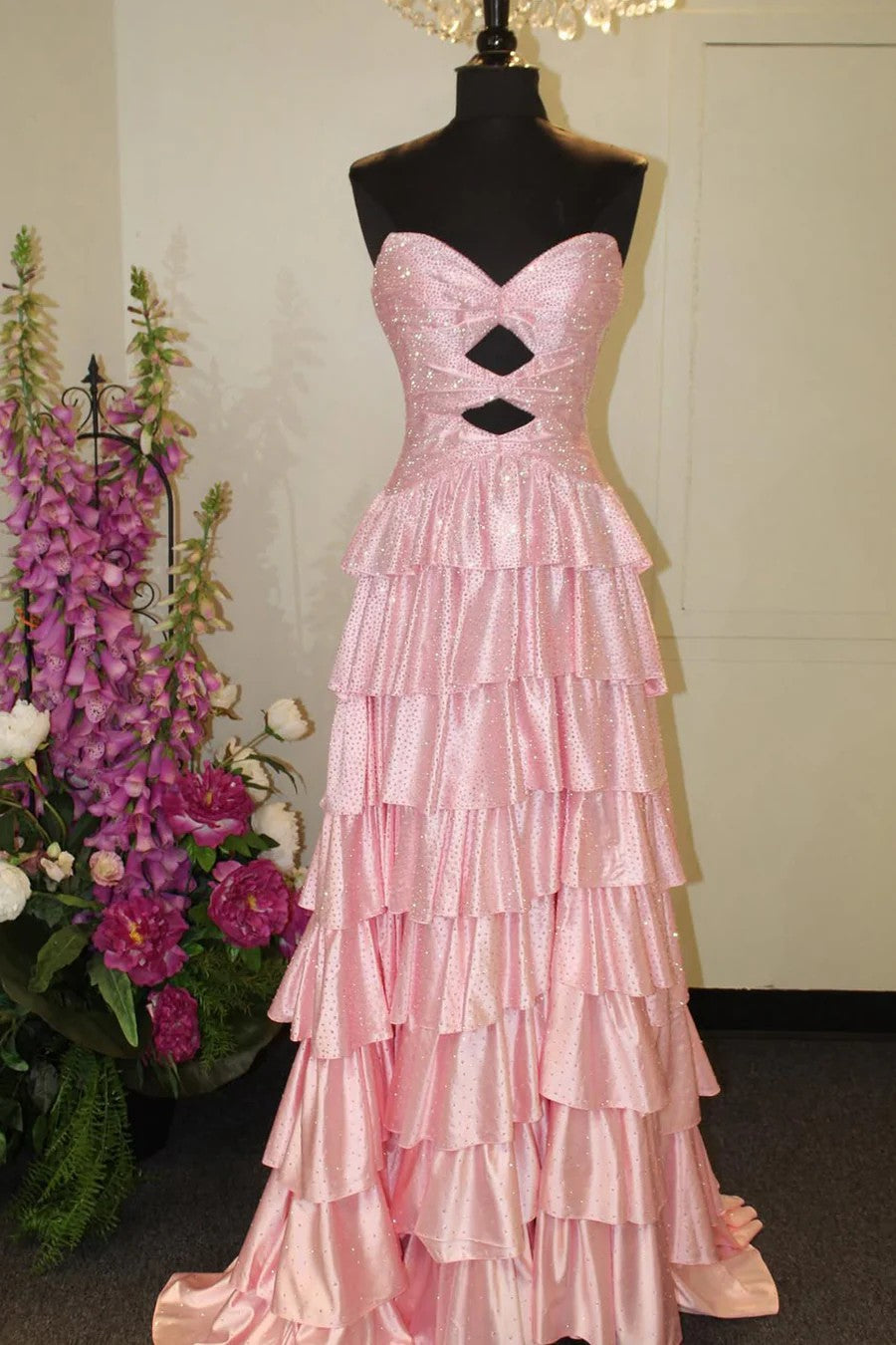 Lumidress Elegant A-Line Sweetheart Satin Prom Dress with Beaded and Keyhole Detail