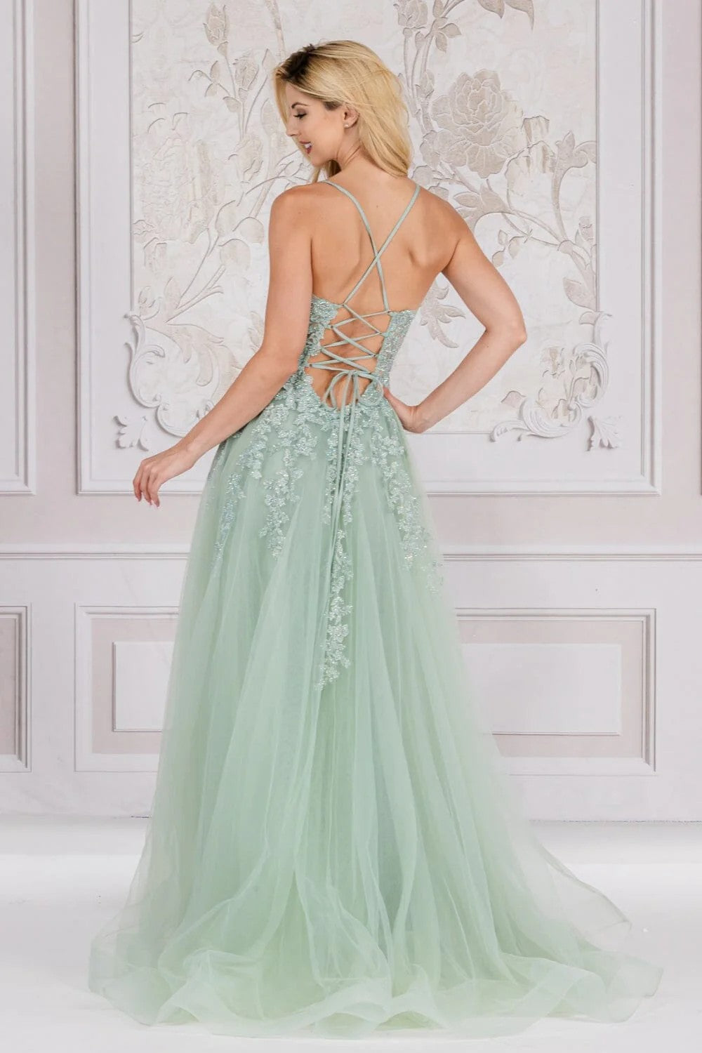 Lumidress Sleeveless V-Neck Lace Appliques A-Line Slit Gown